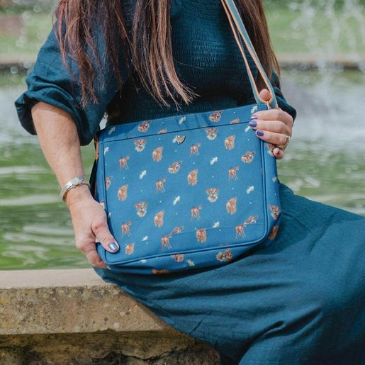 Crossbody kabelka Wrendale Designs "Farmyard Friends" - Krávy