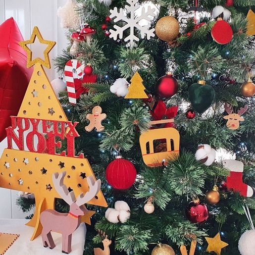 Dřevěný výřez k dekoraci Gomille, závěsný, 6x7 cm - Vánoční ozdoba